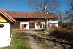 Einfahrt zum Hof